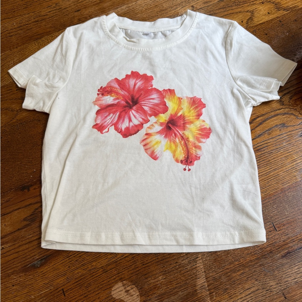 Amazon White and Red Short Sleeve Tee Vibrant Floral Design